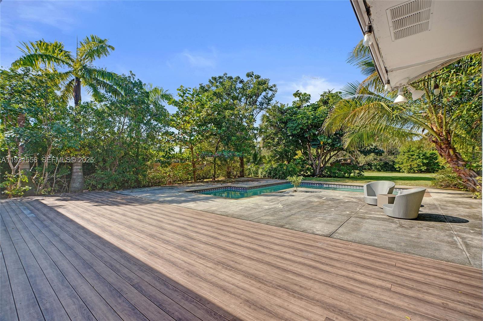 21440 Highland Lks Blvd Miami, FL 33179