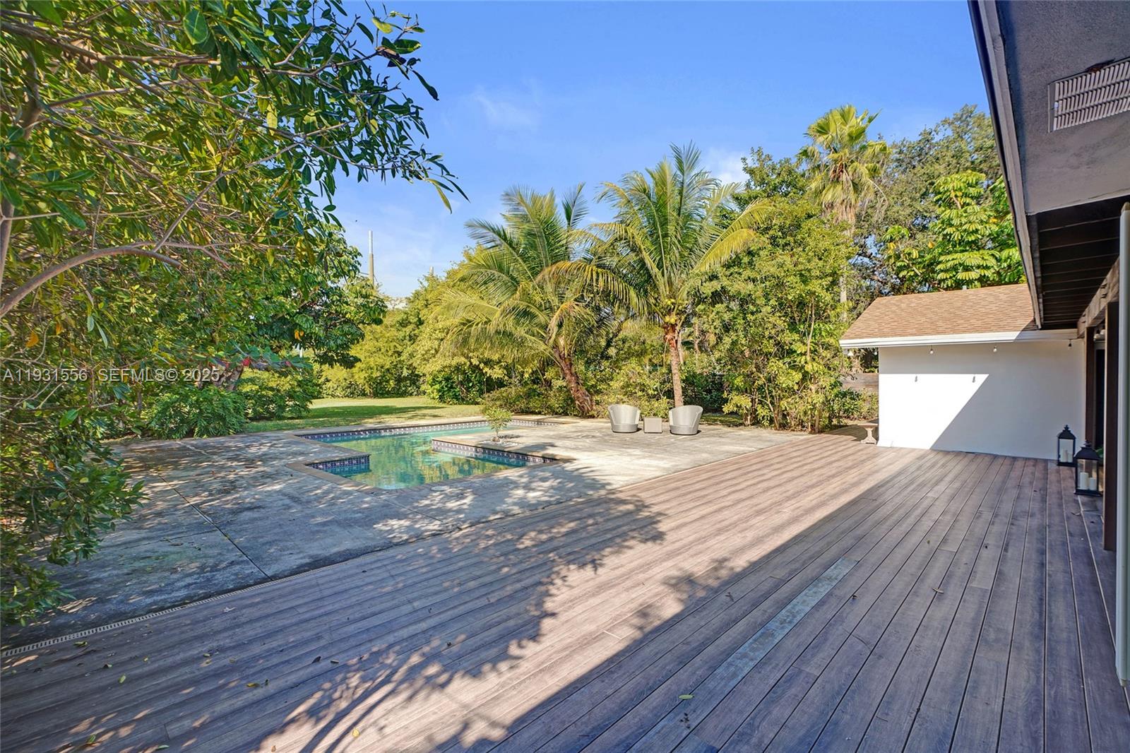 21440 Highland Lks Blvd Miami, FL 33179