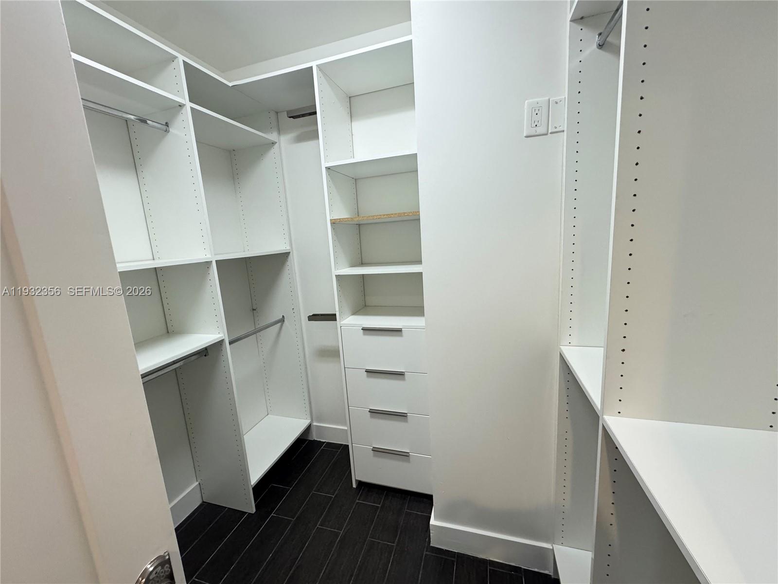 10550 NW 65th Ln Doral, FL 33178