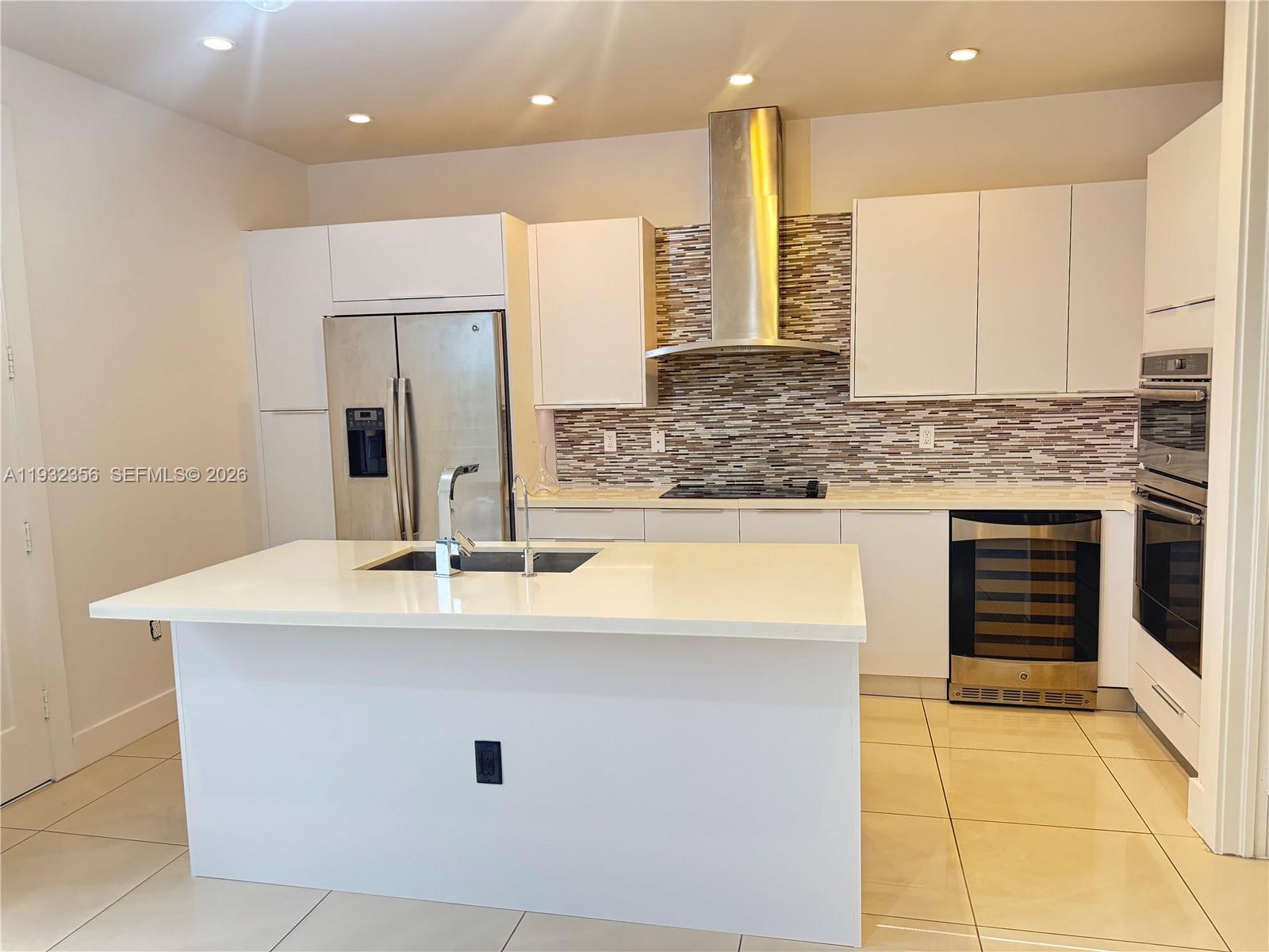 10550 NW 65th Ln Doral, FL 33178