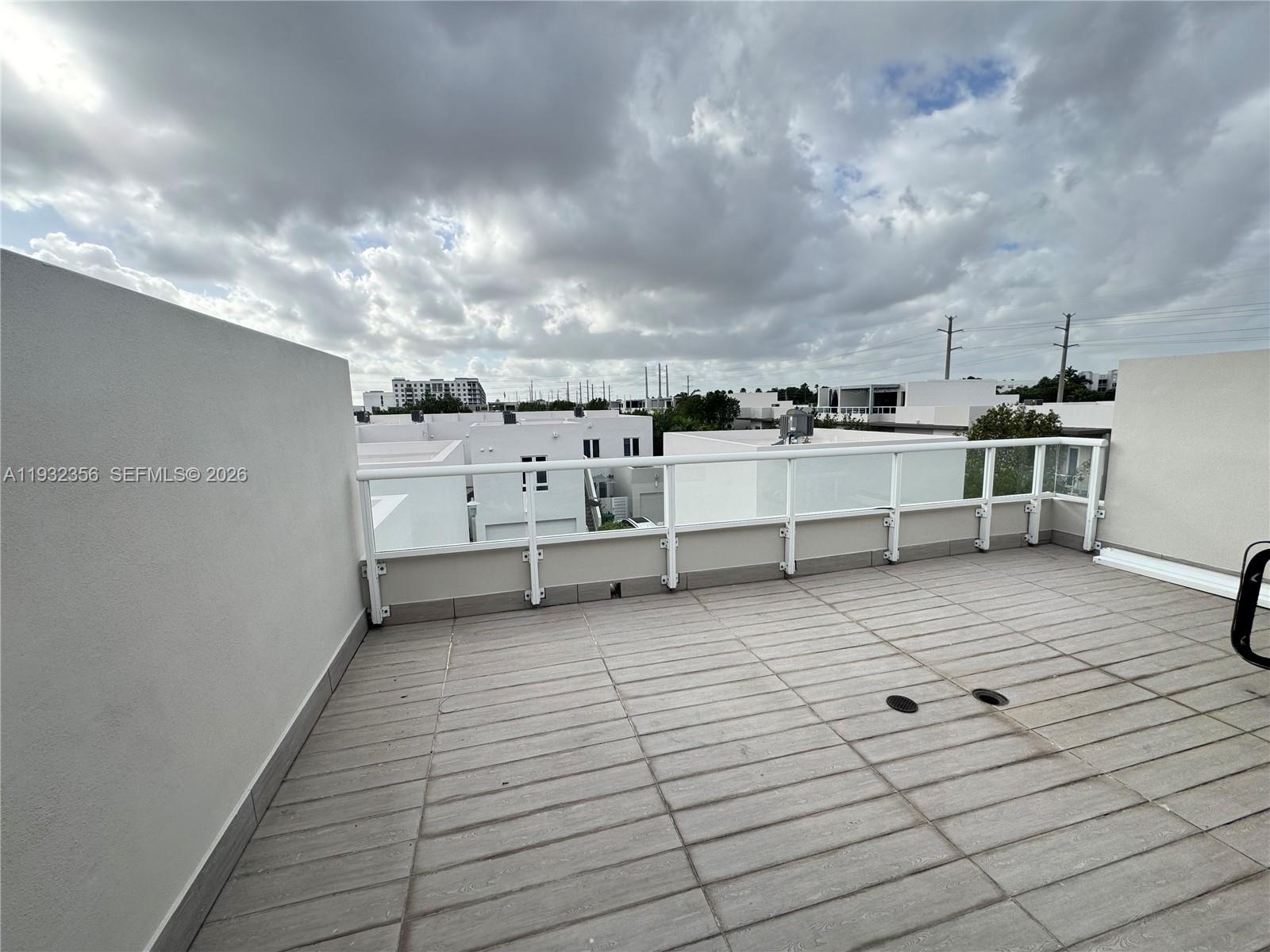 10550 NW 65th Ln Doral, FL 33178