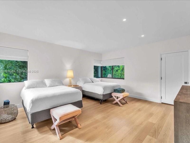 920 W 47th Ct Miami Beach, FL 33140