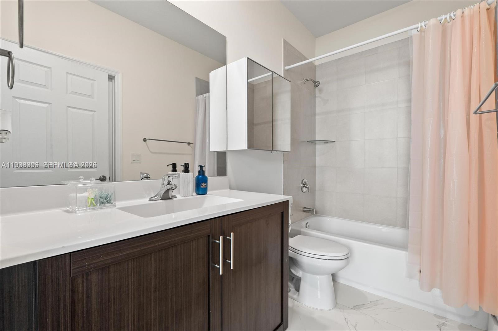 10513 W 32nd Ln Hialeah, FL 33018