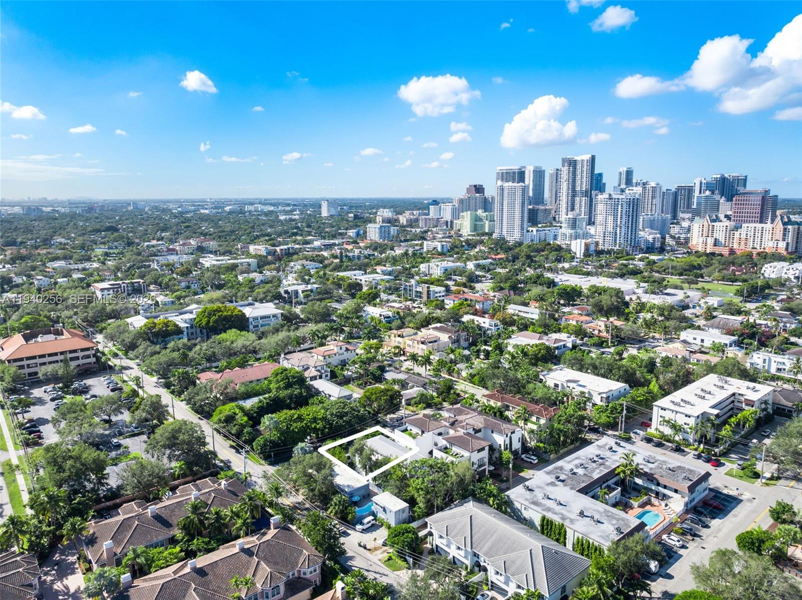 1317 NE 2nd St Fort Lauderdale, FL 33301