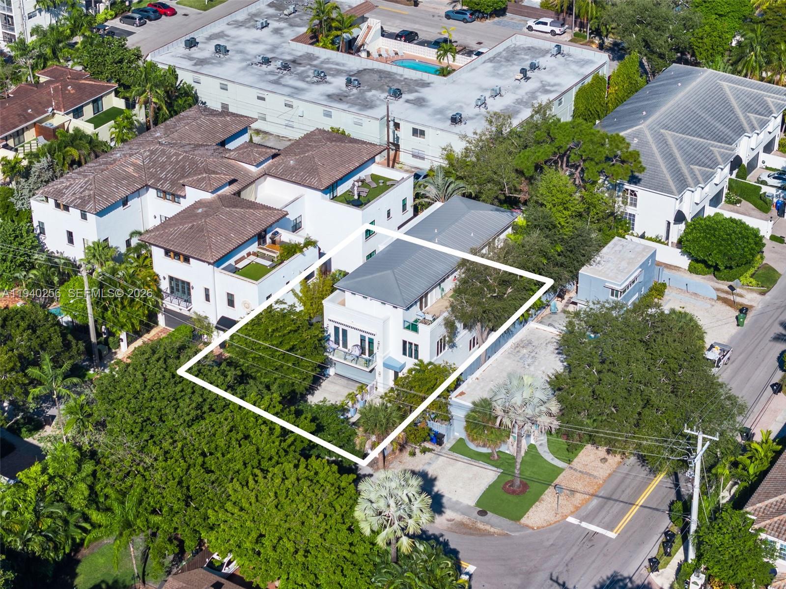 1317 NE 2nd St Fort Lauderdale, FL 33301