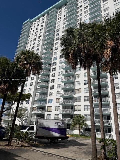 image Winston Towers 50017