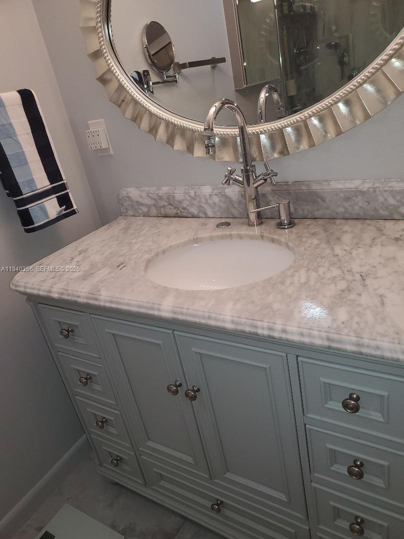 image Winston Towers 5002