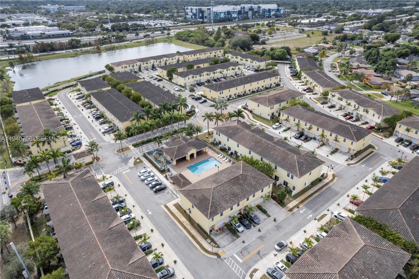 4040 NW 11th St Lauderhill, FL 33313