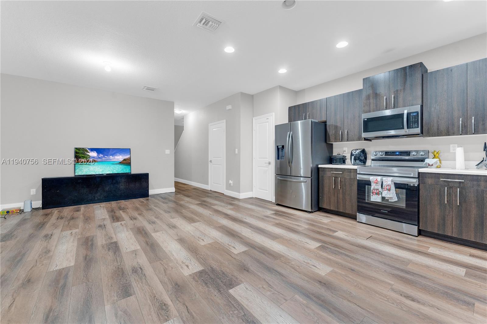 4040 NW 11th St Lauderhill, FL 33313