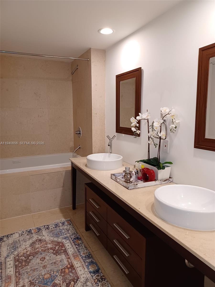 image Icon Brickell II12