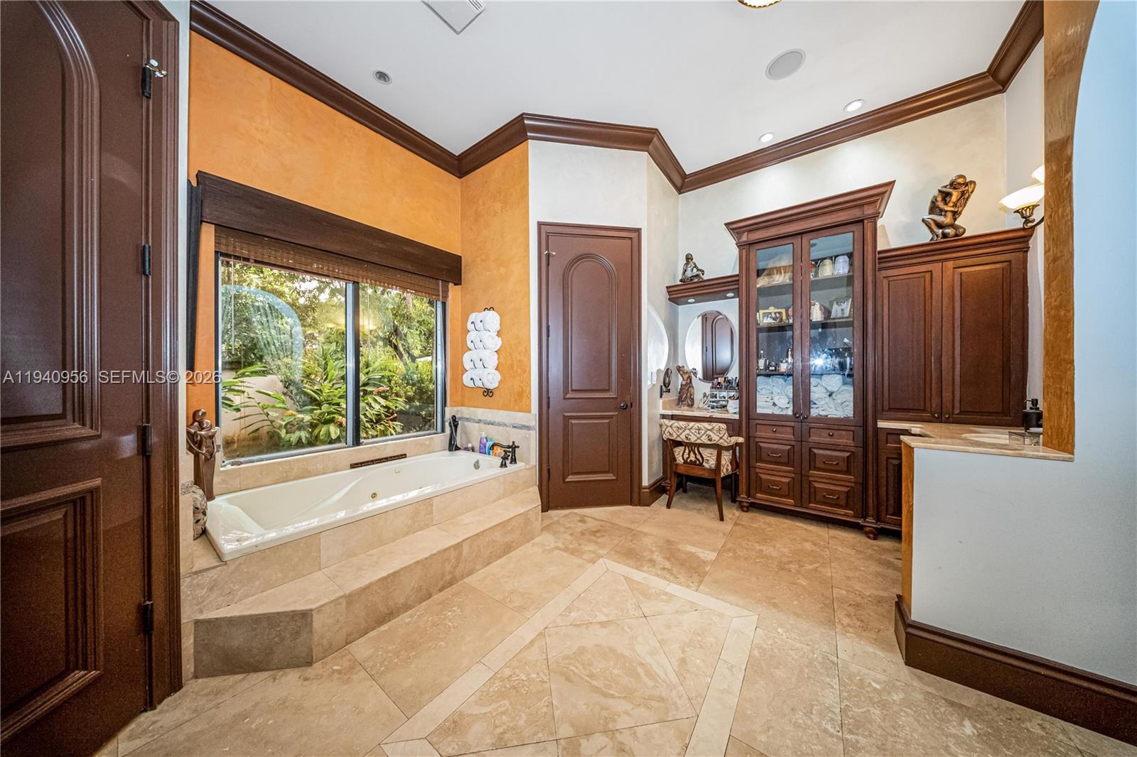 7538 SW 64th St Miami, FL 33143