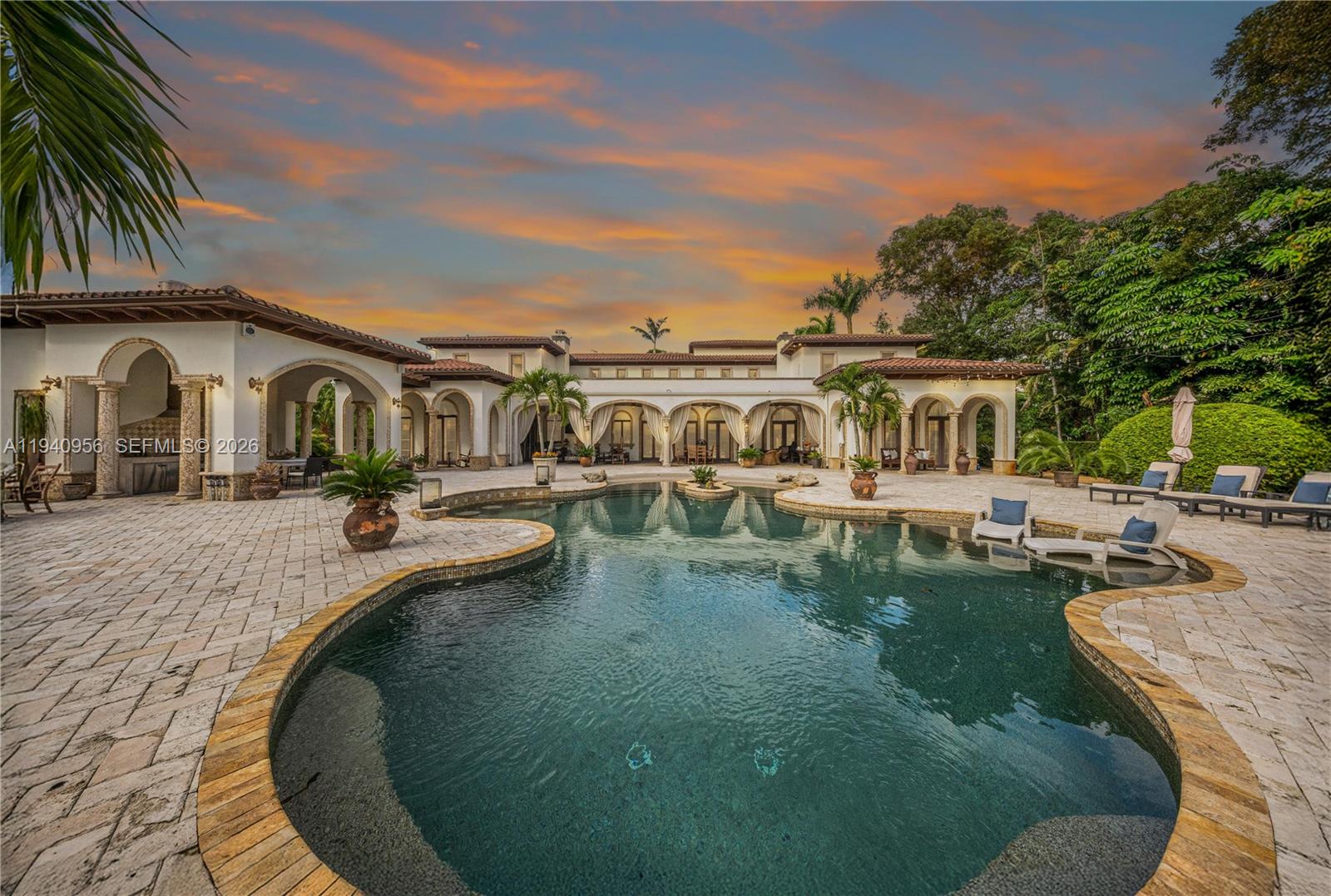 7538 SW 64th St Miami, FL 33143