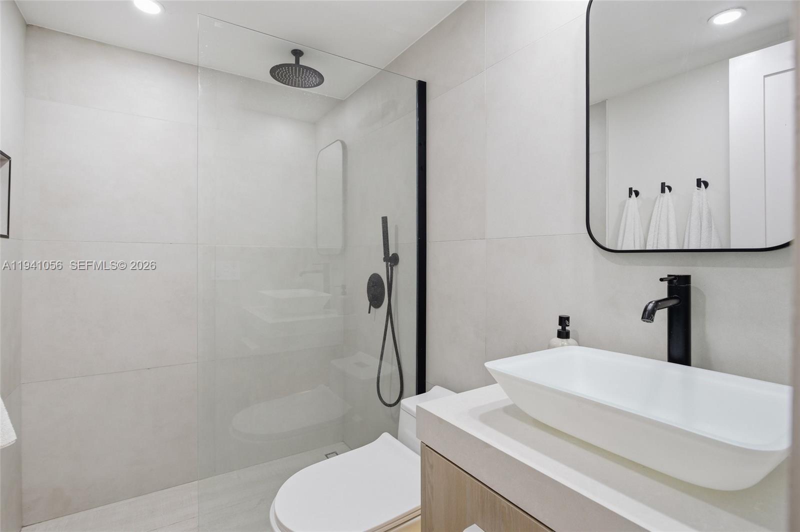 290 Sunrise Dr #110 Key Biscayne, FL 33149