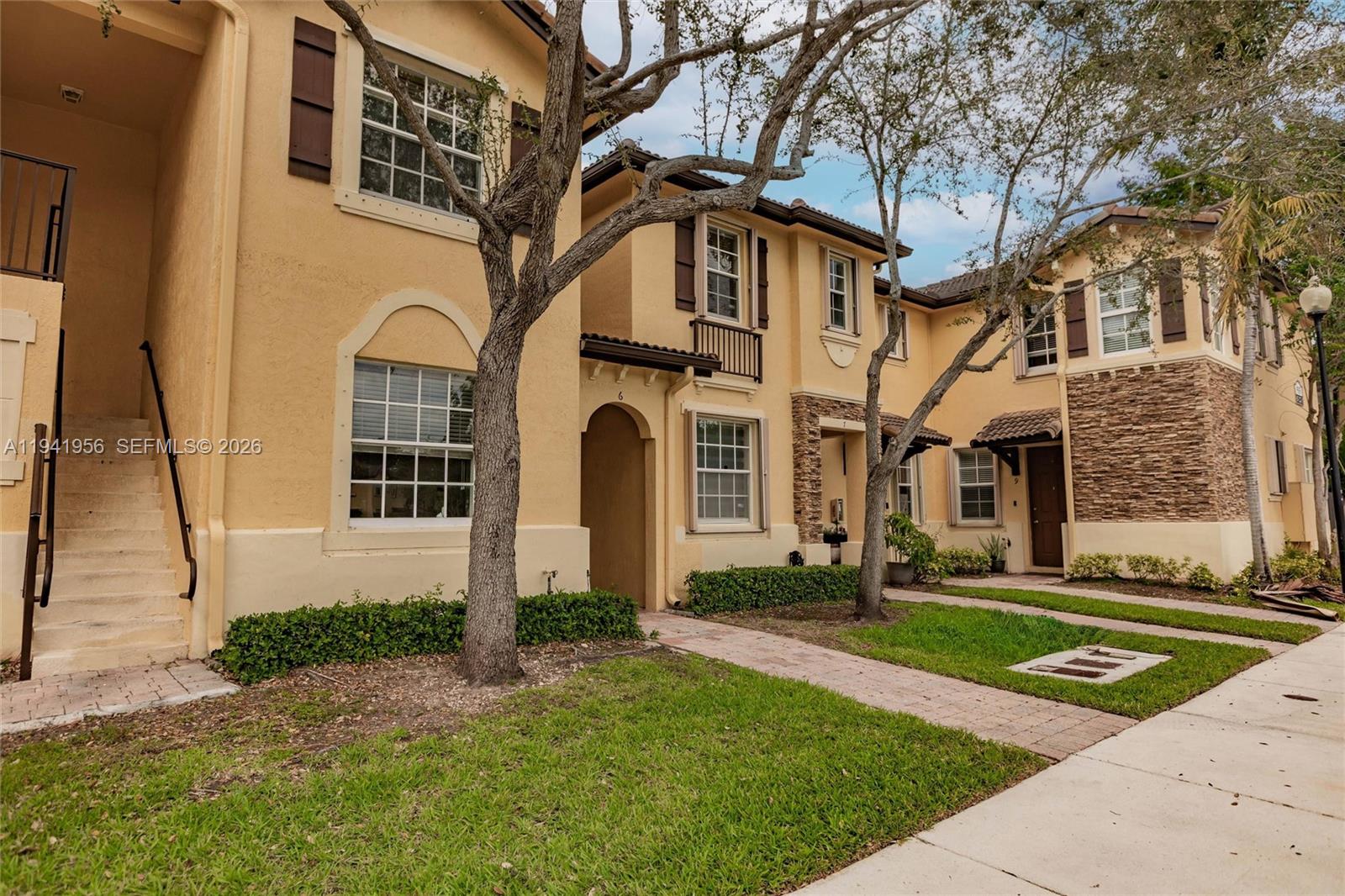 9333 SW 227th St #6-6