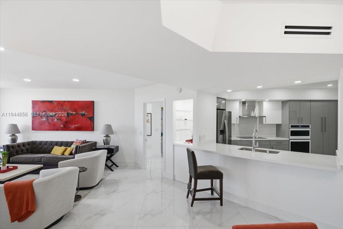 8925 Collins Ave #9F Surfside, FL 33154