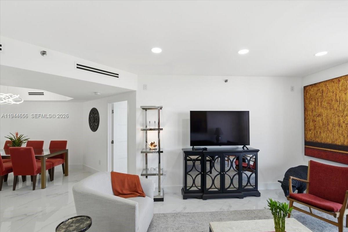 8925 Collins Ave #9F Surfside, FL 33154