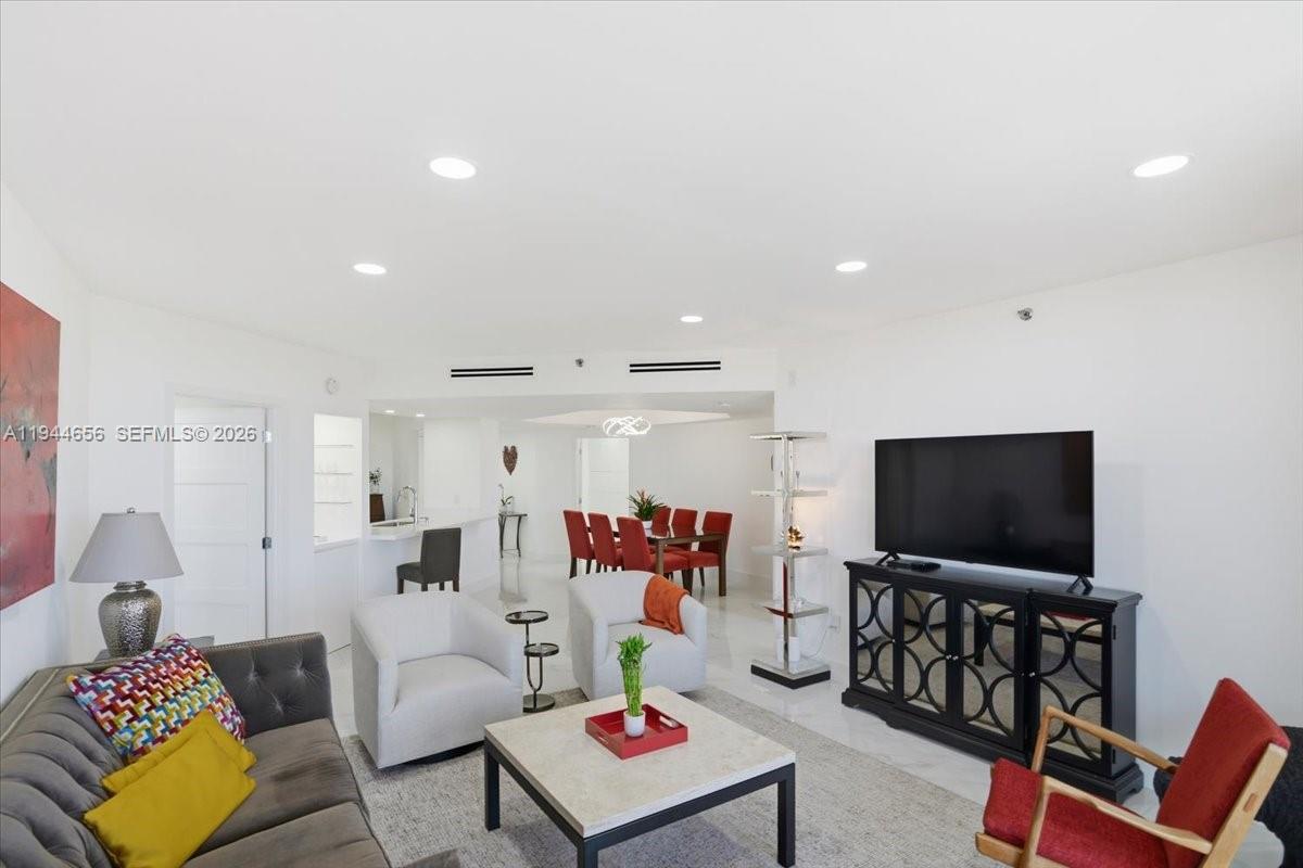 8925 Collins Ave #9F Surfside, FL 33154