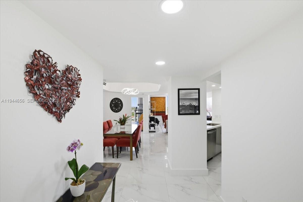 8925 Collins Ave #9F Surfside, FL 33154