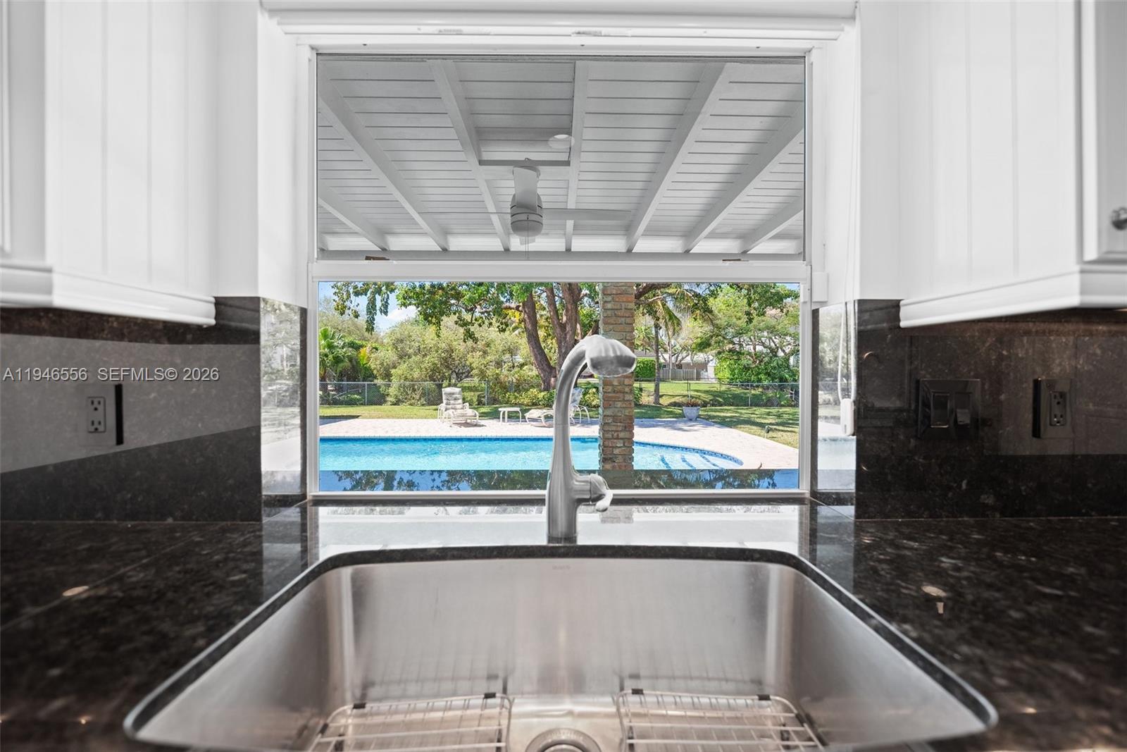 13060 SW 70th Ave Pinecrest, FL 33156