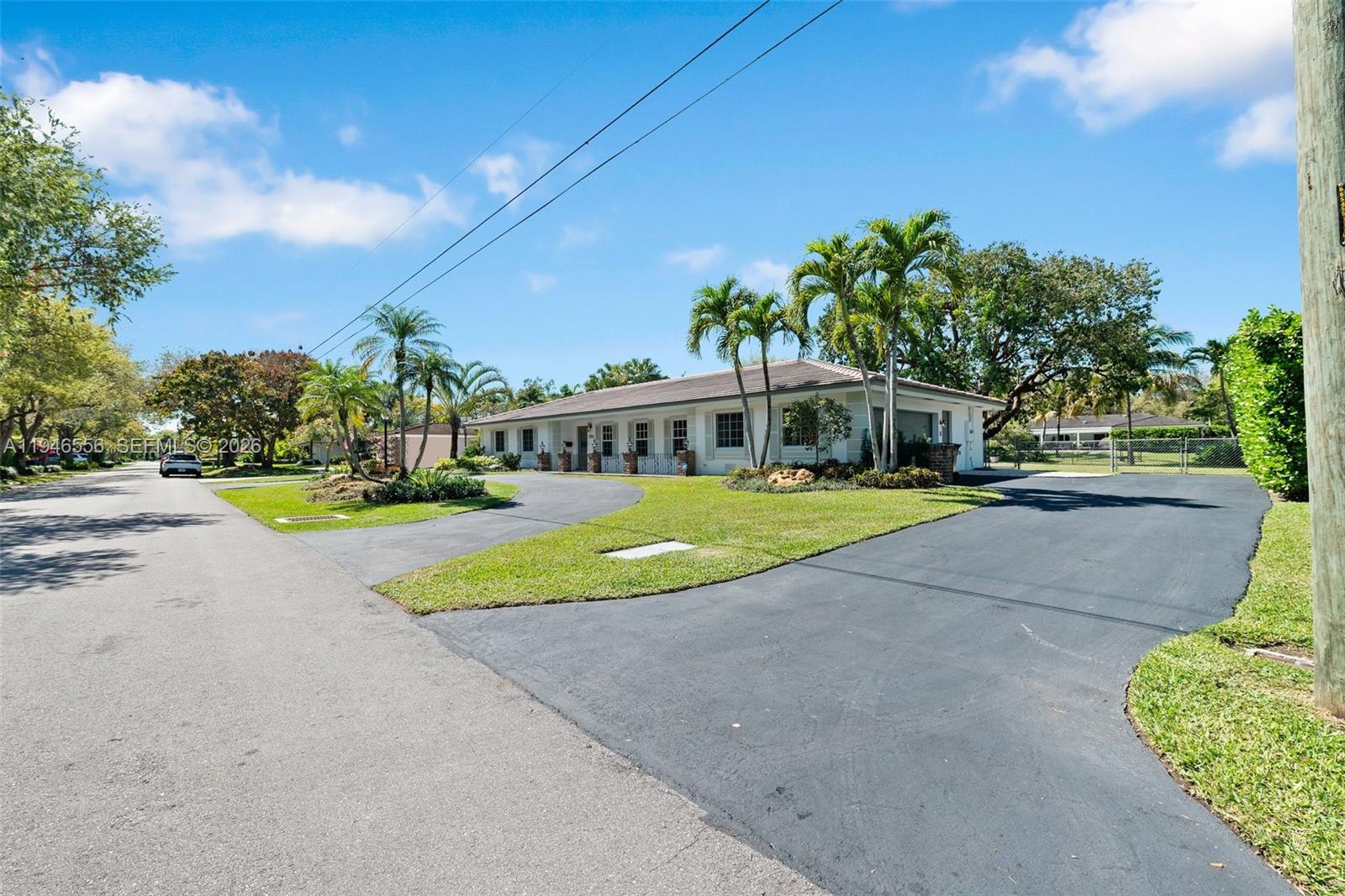 13060 SW 70th Ave Pinecrest, FL 33156