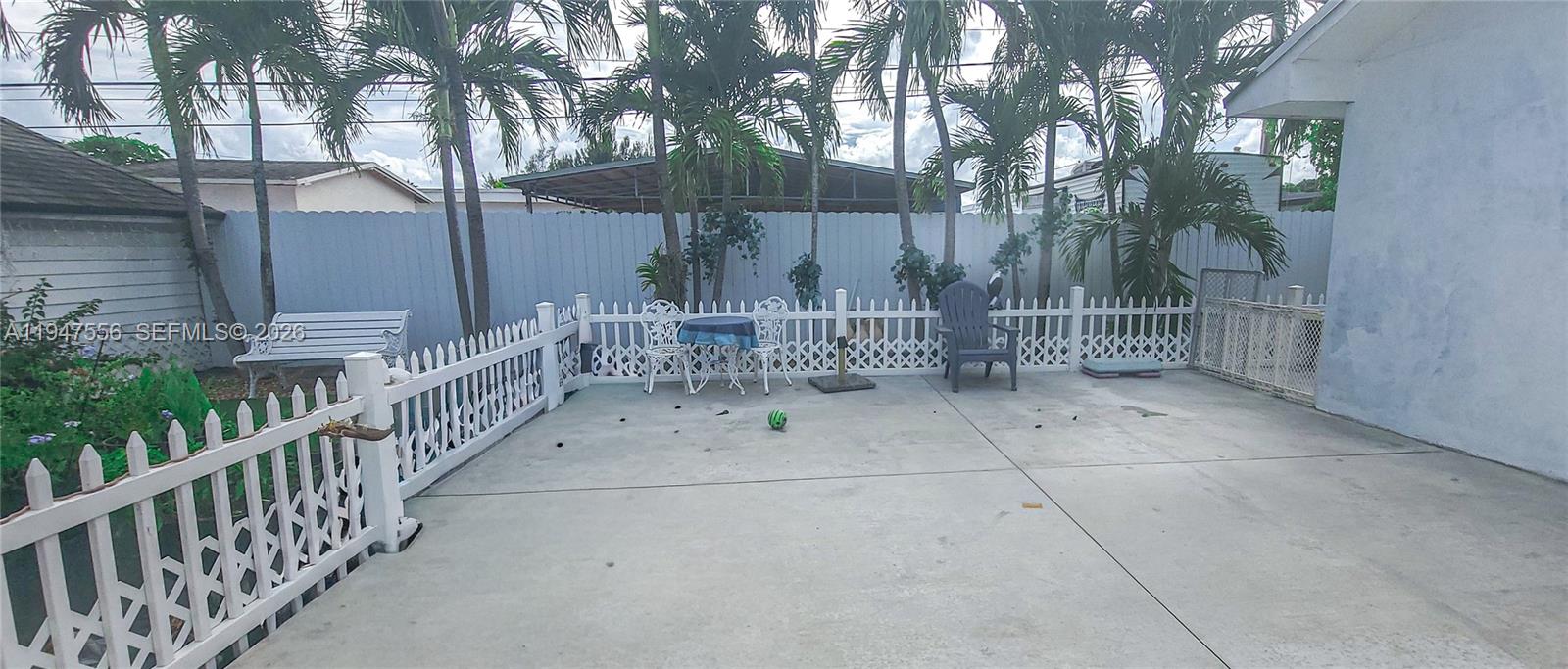 10330 NW 36th Ct Miami, FL 33147