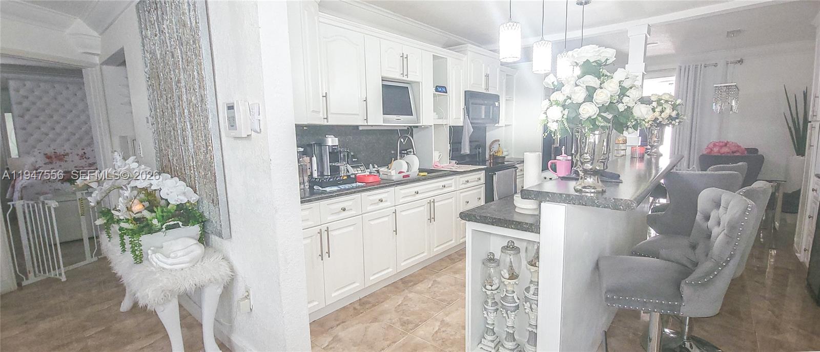 10330 NW 36th Ct Miami, FL 33147