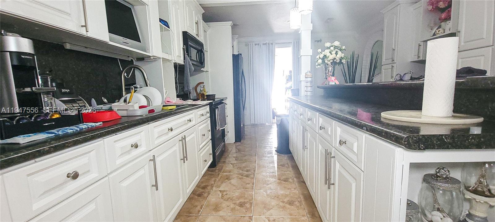 10330 NW 36th Ct Miami, FL 33147