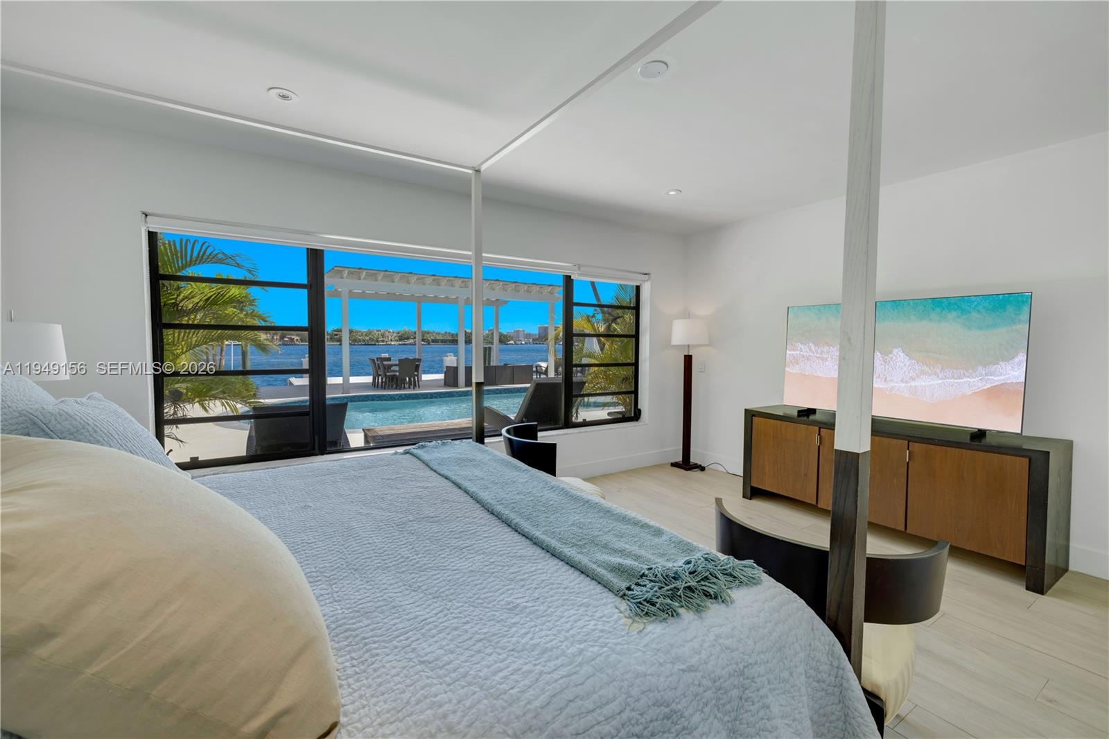 1405 Stillwater Dr Miami Beach, FL 33141