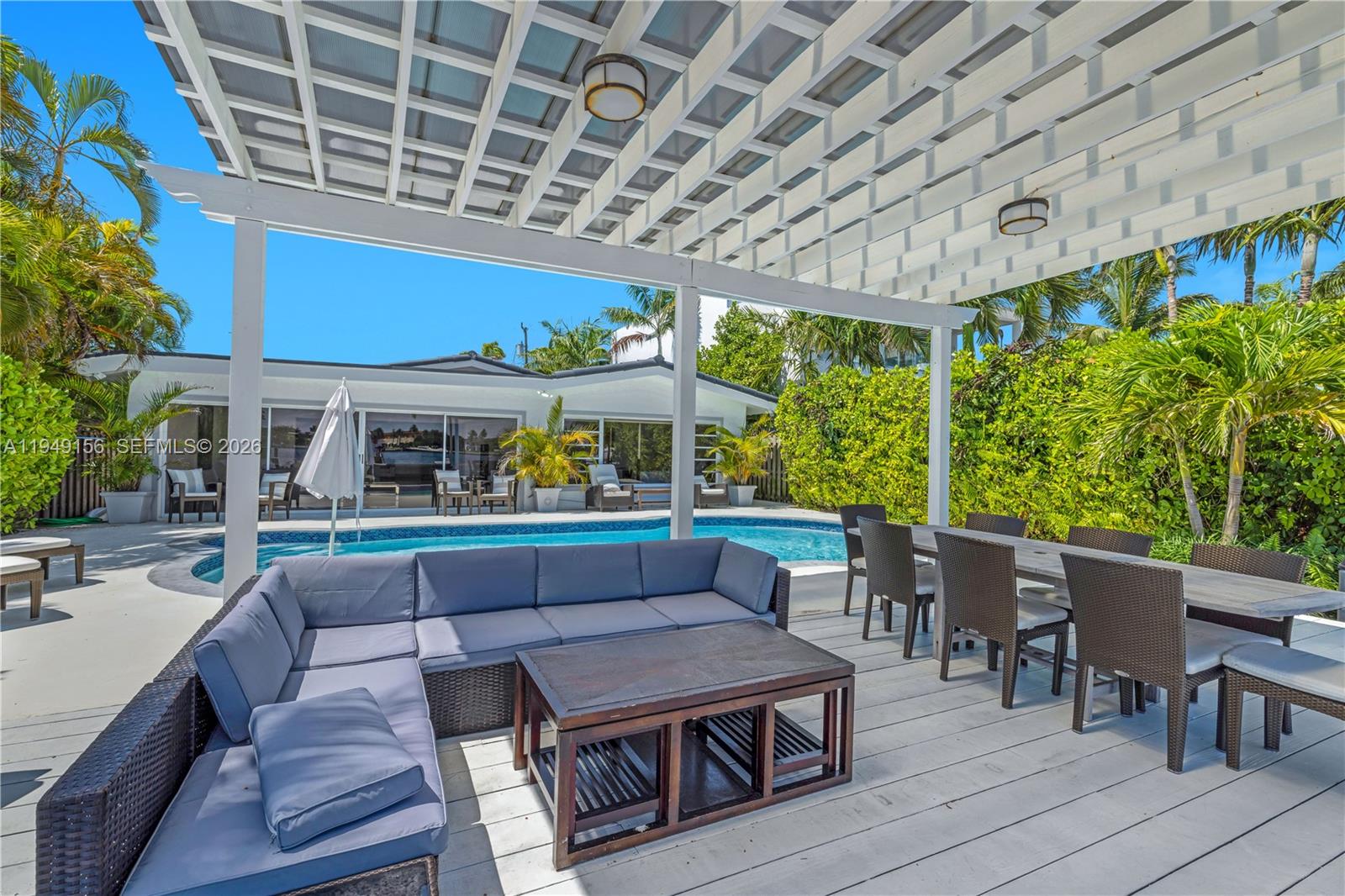 1405 Stillwater Dr Miami Beach, FL 33141