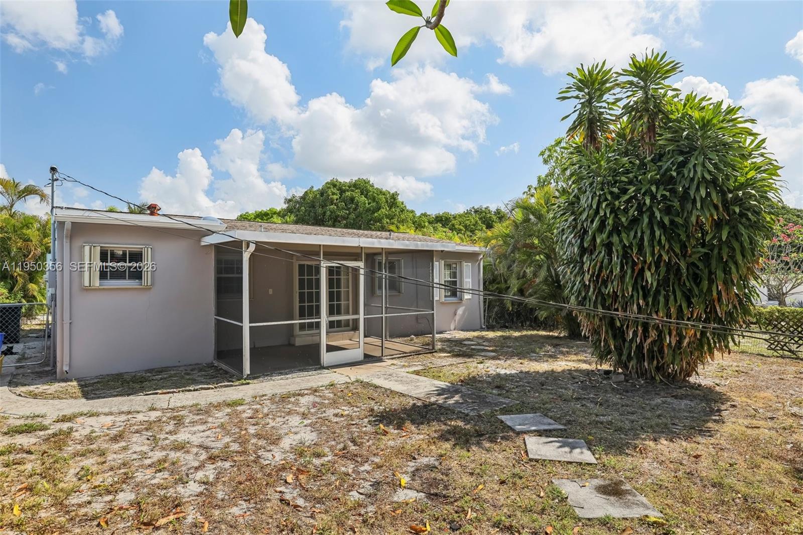 1531 N 17th Ave N Lake Worth, FL 33460