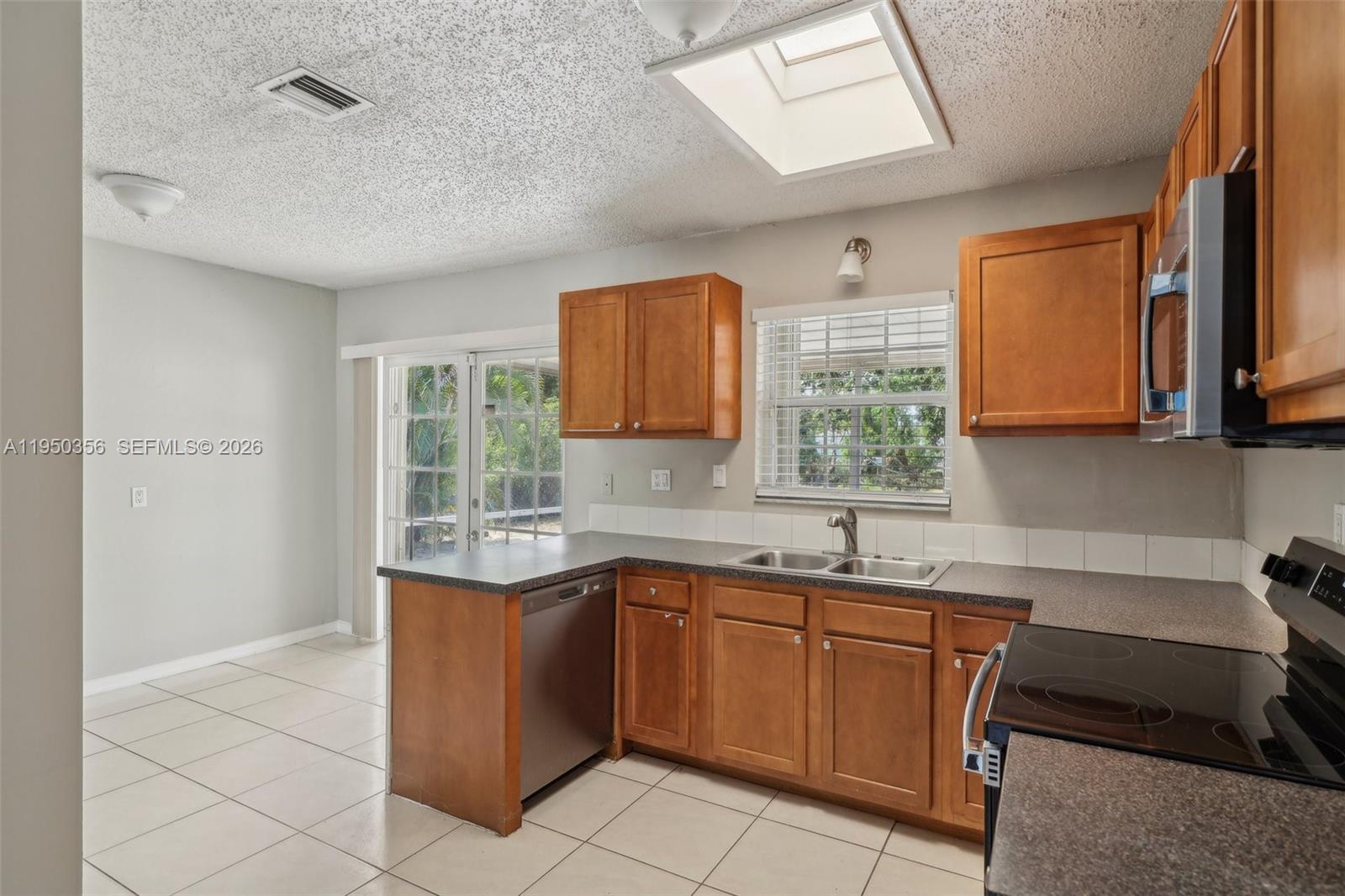 1531 N 17th Ave N Lake Worth, FL 33460