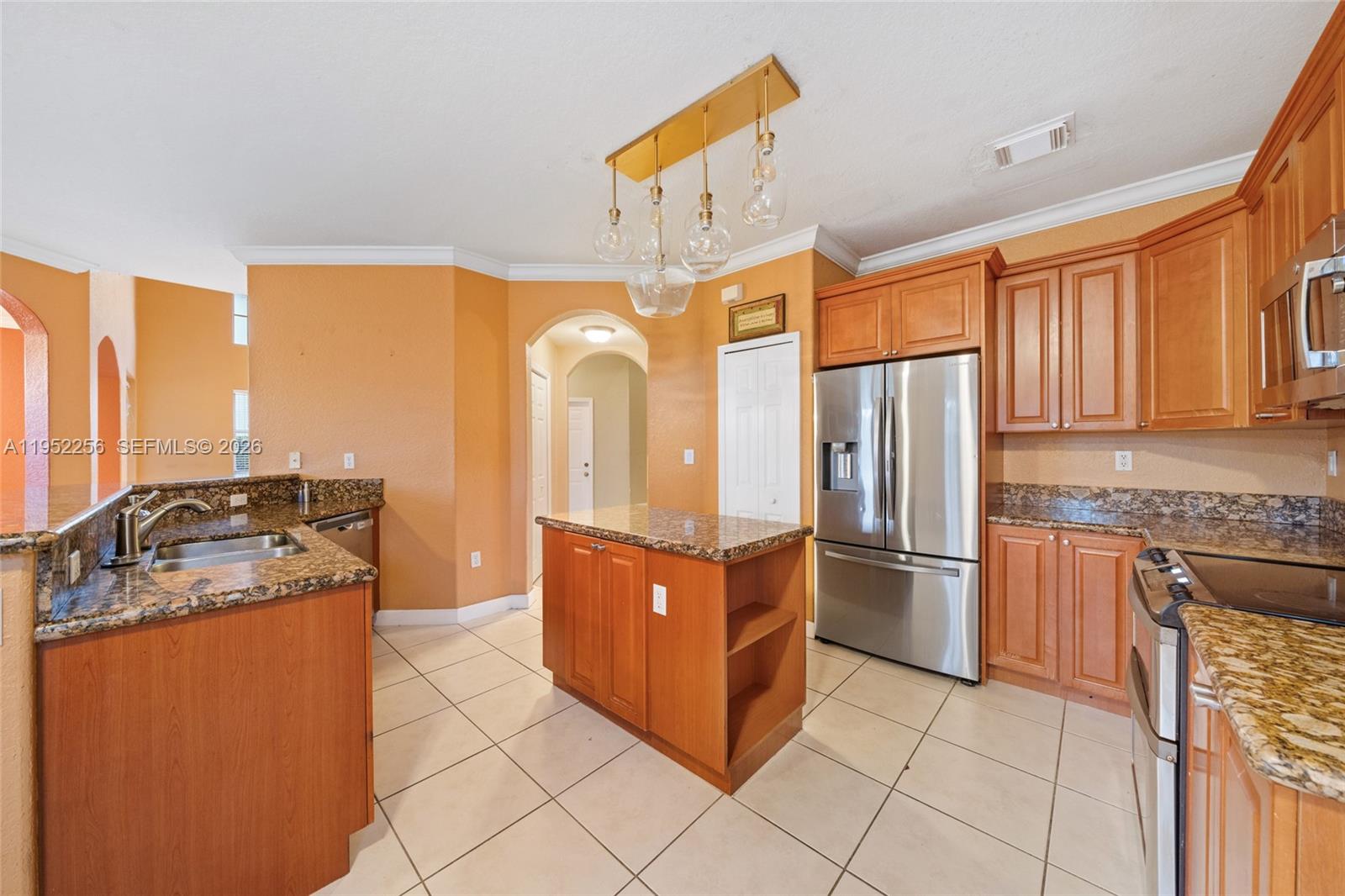 5902 SW 166th Ct Miami, FL 33193