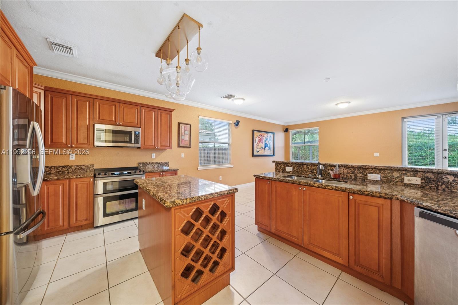 5902 SW 166th Ct Miami, FL 33193