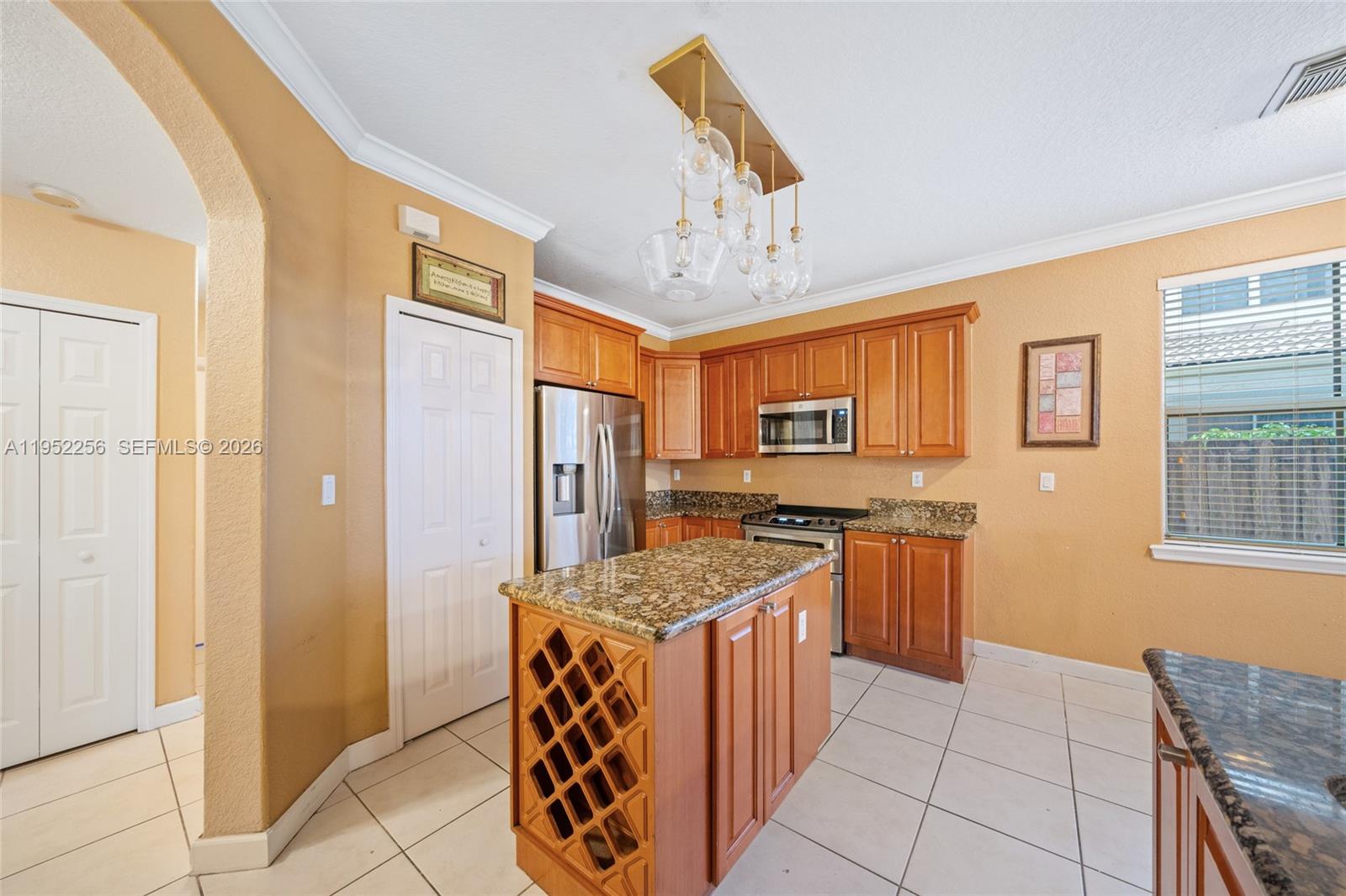 5902 SW 166th Ct Miami, FL 33193