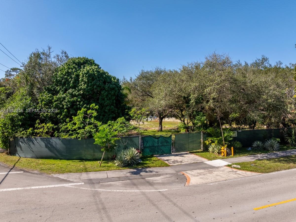 9790 SW 67th Ave Pinecrest, FL 33156
