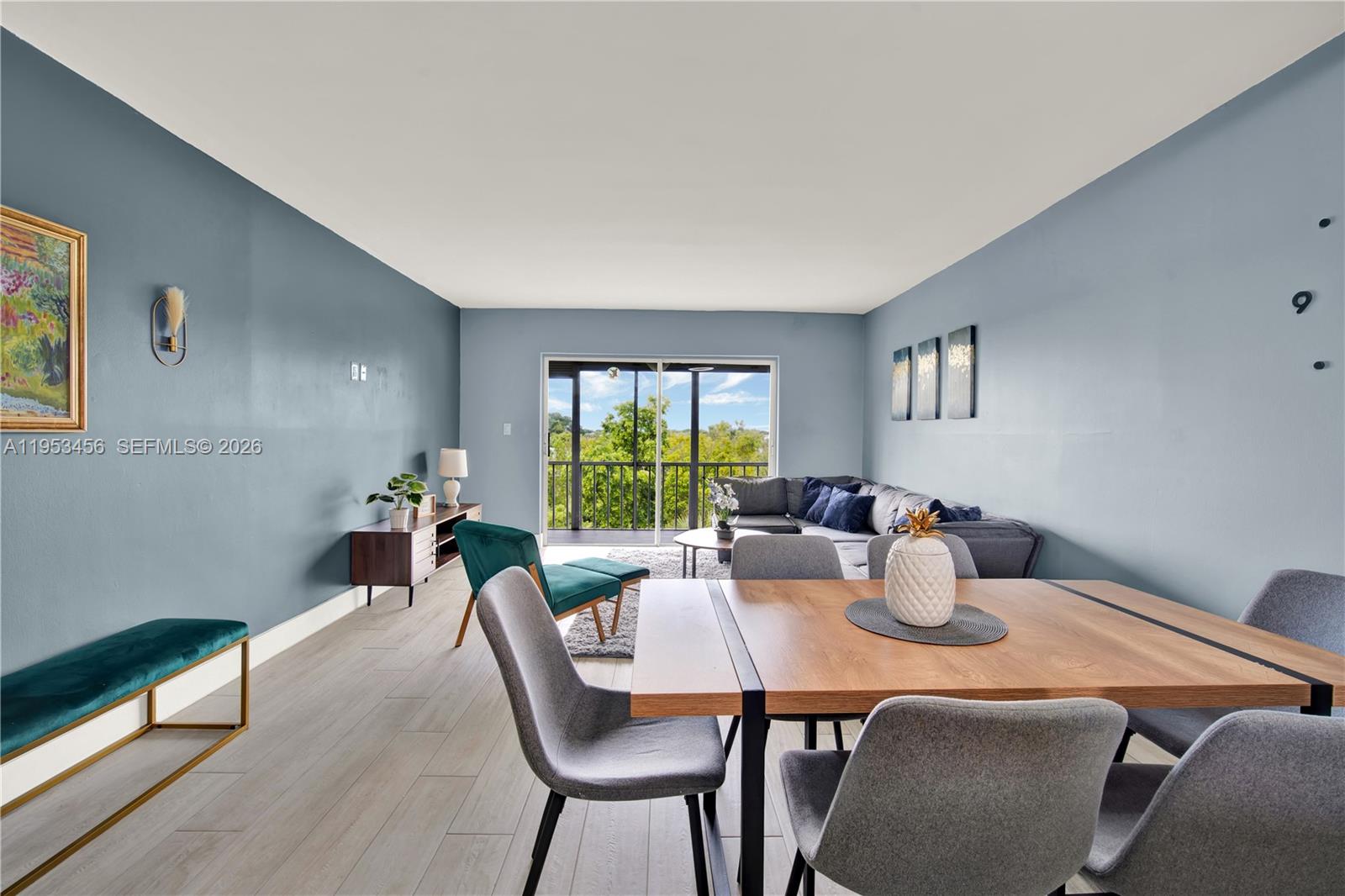 950 Hillcrest Dr #414