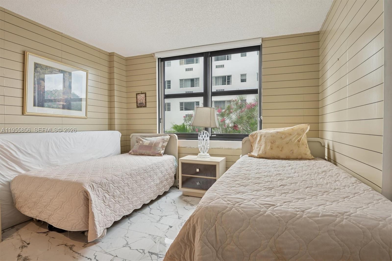 4301 Collins Ave #202 Miami Beach, FL 33140