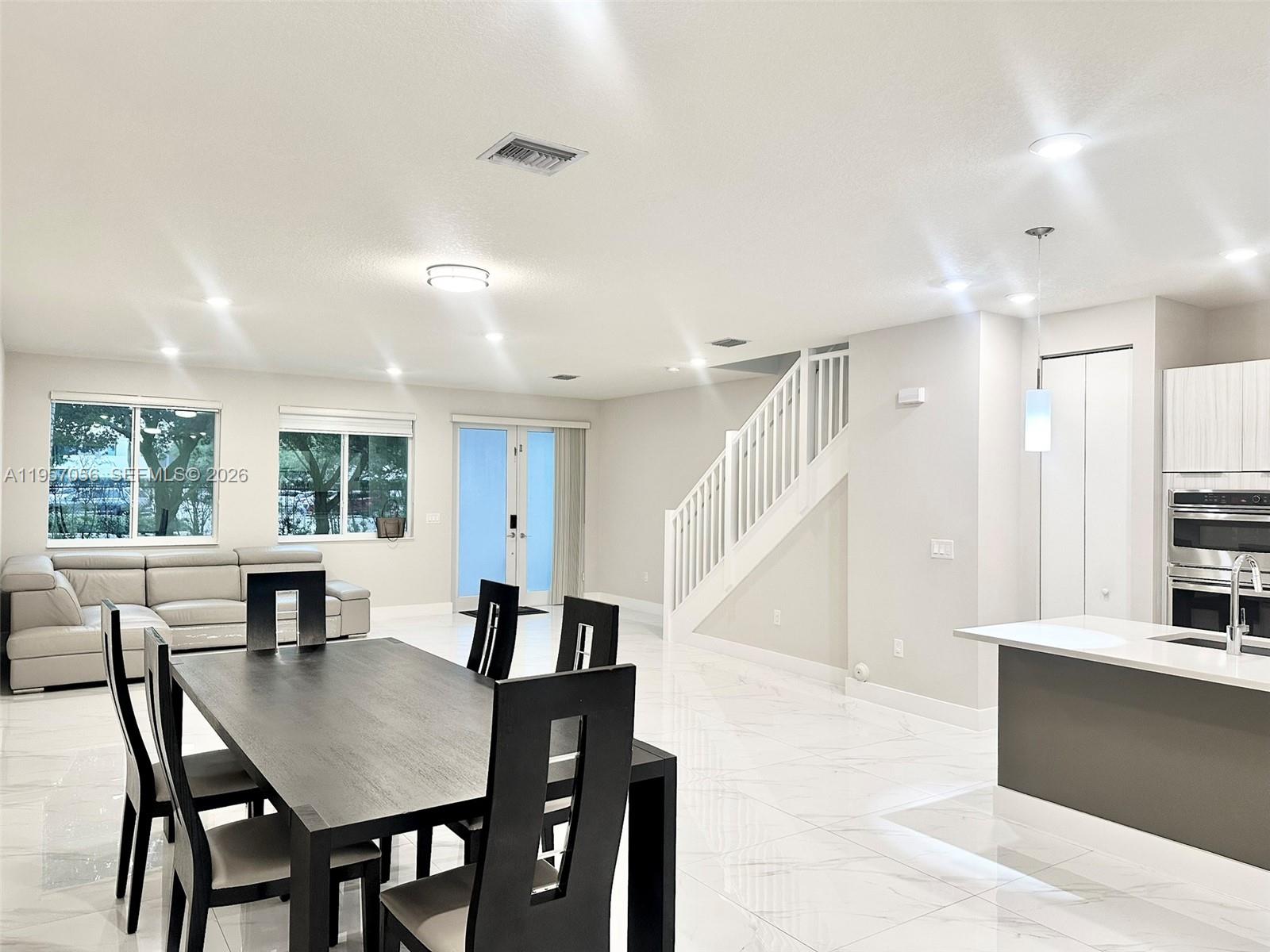 10420 NW 67th St #10420