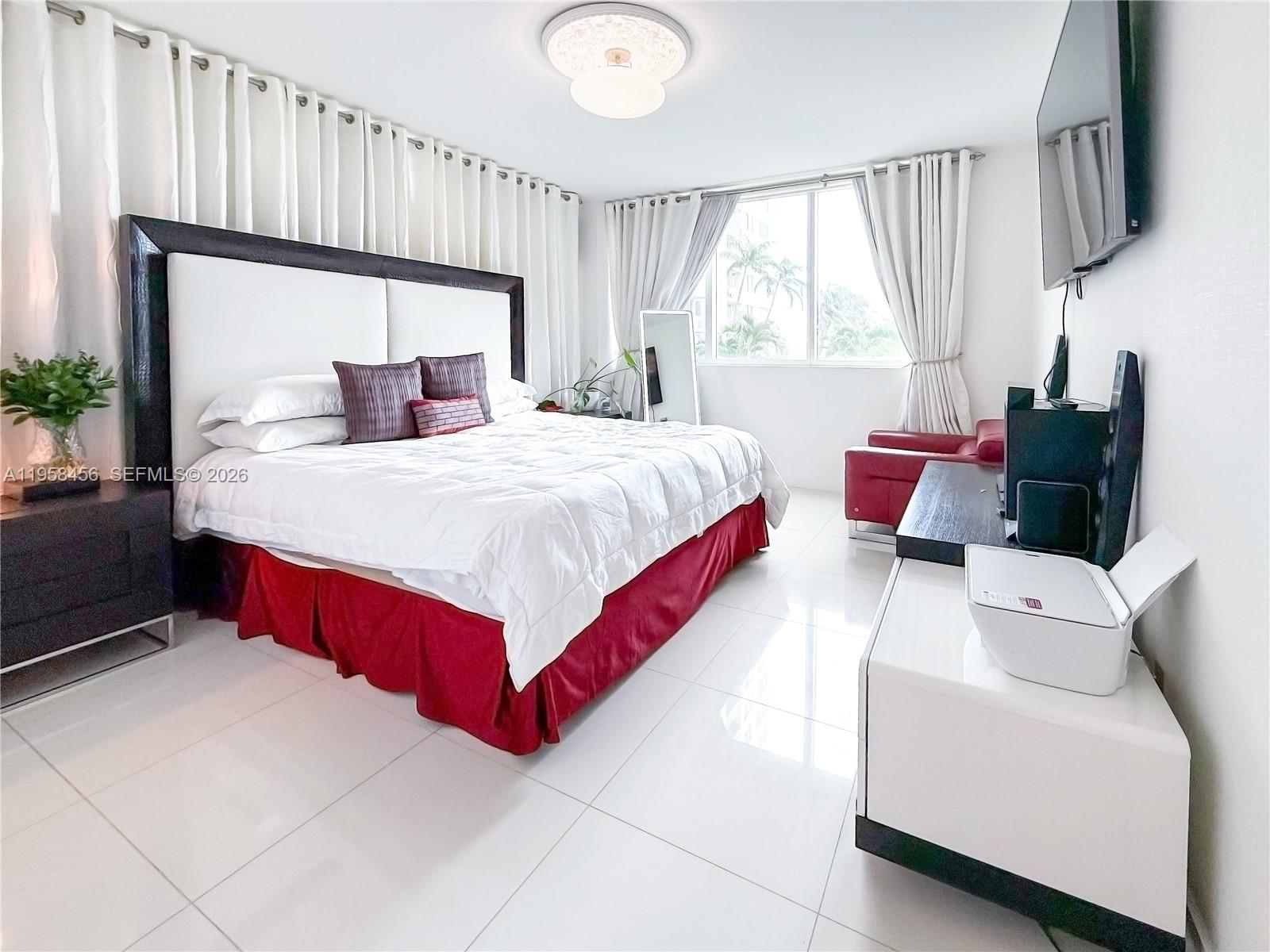 image Vizcayne South10