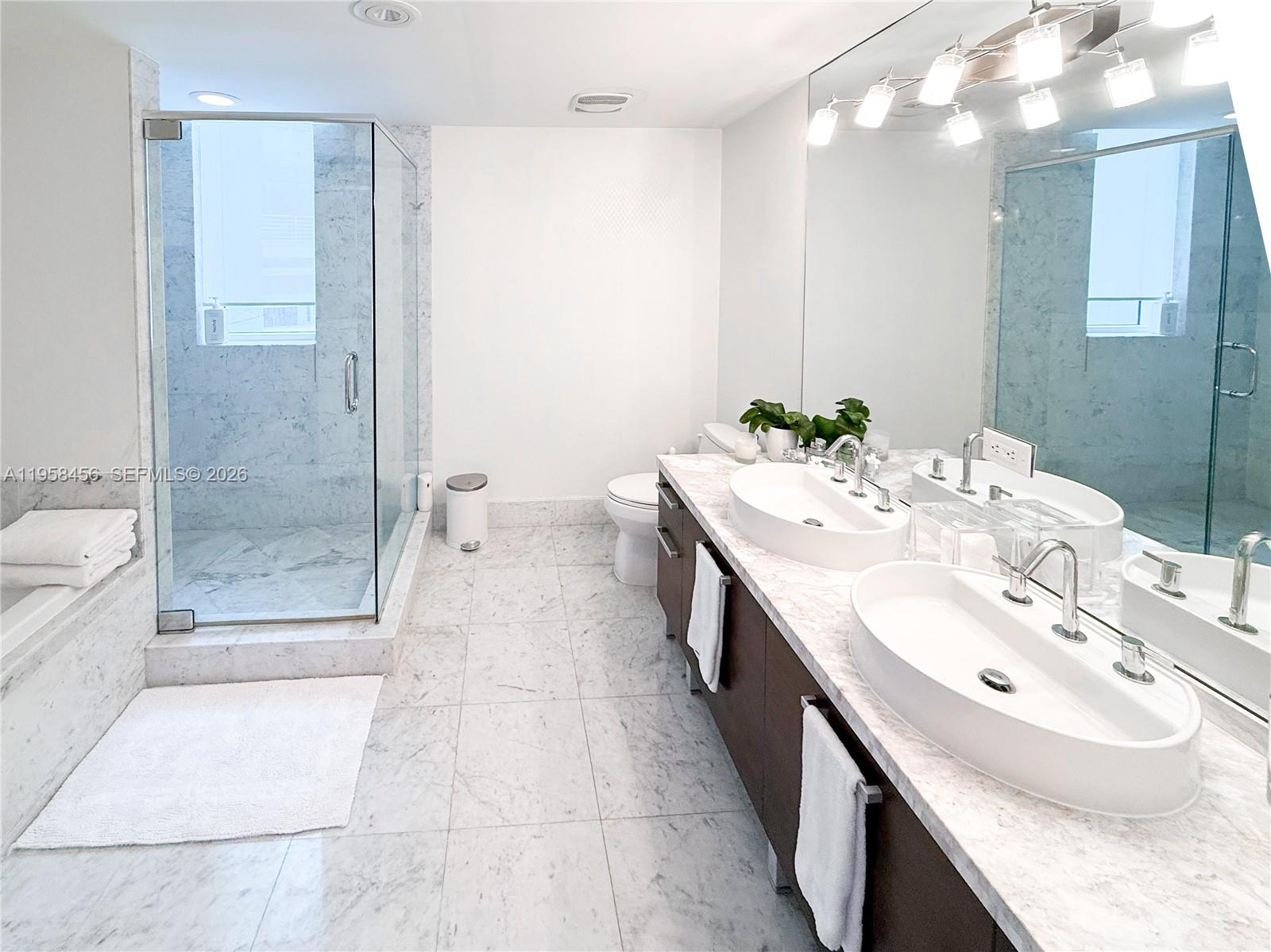 image Vizcayne South11