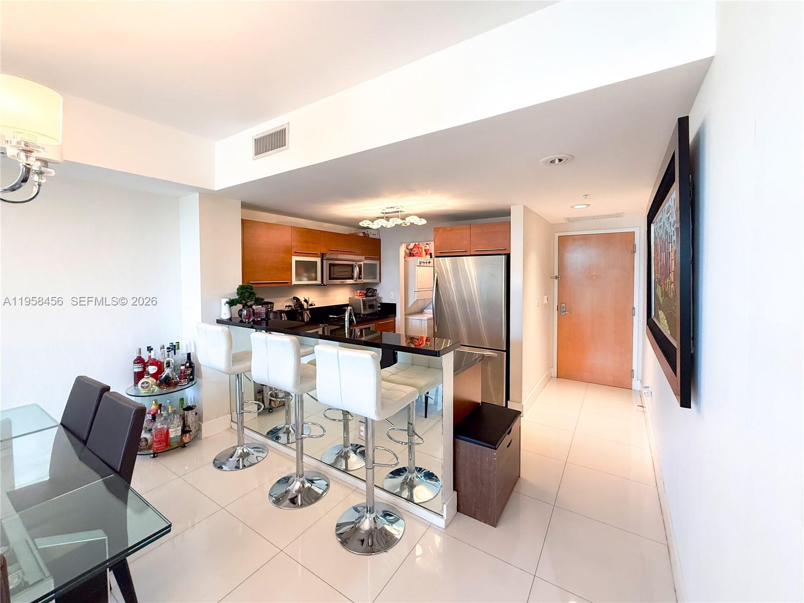 image Vizcayne South7