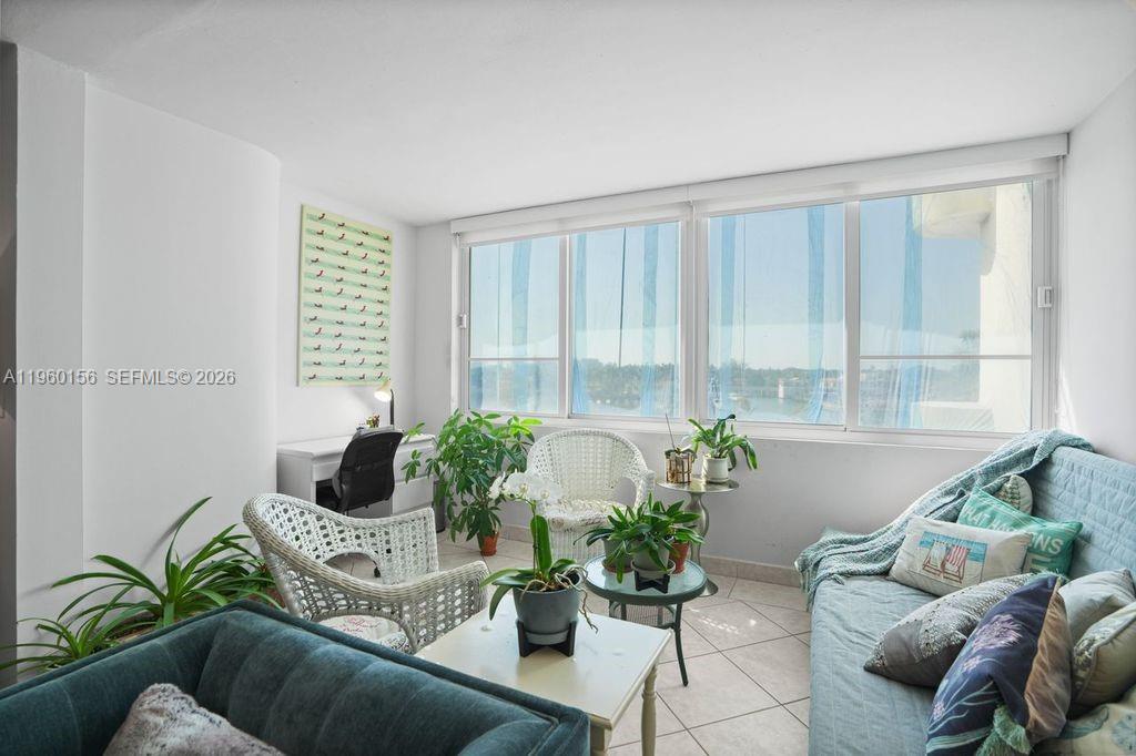 5005 Collins Ave #504 Miami Beach, FL 33140