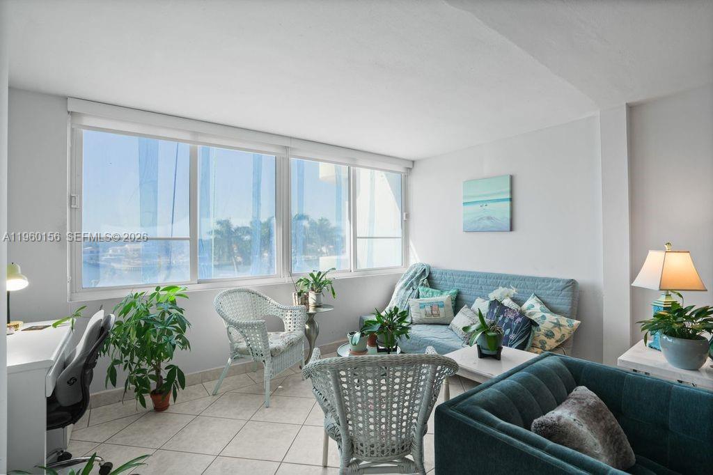 5005 Collins Ave #504 Miami Beach, FL 33140