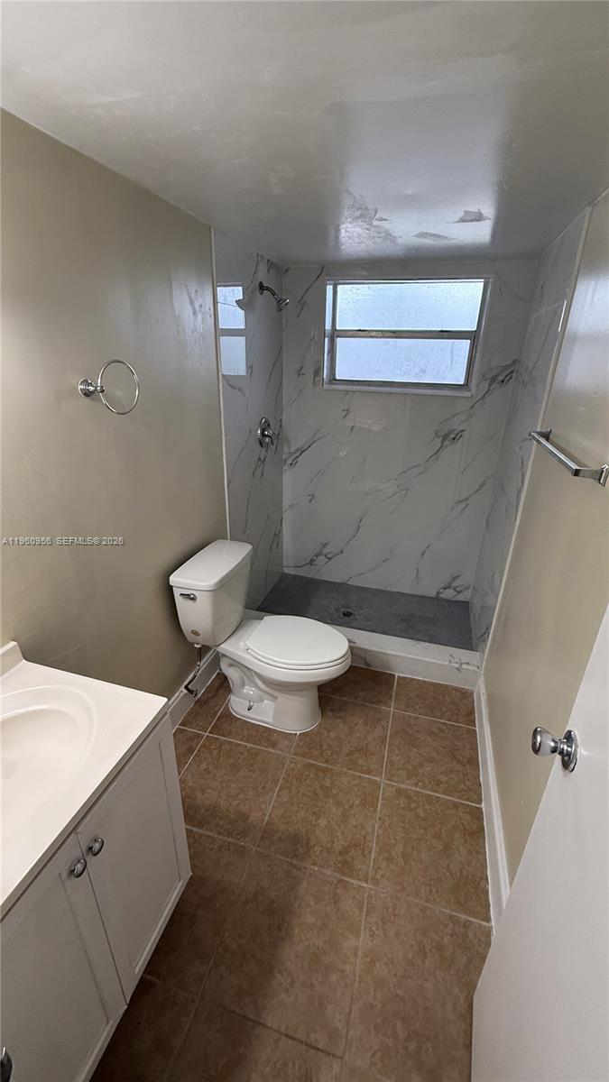 8350 Sands Pt Blvd #E204 Tamarac, FL 33321