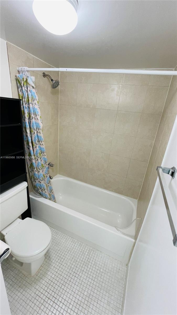 8350 Sands Pt Blvd #E204 Tamarac, FL 33321