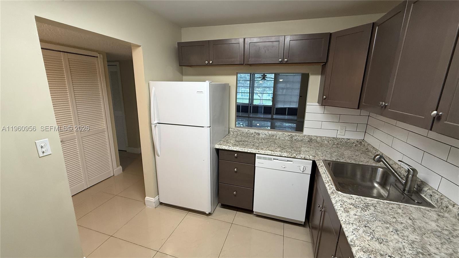 8350 Sands Pt Blvd #E204 Tamarac, FL 33321