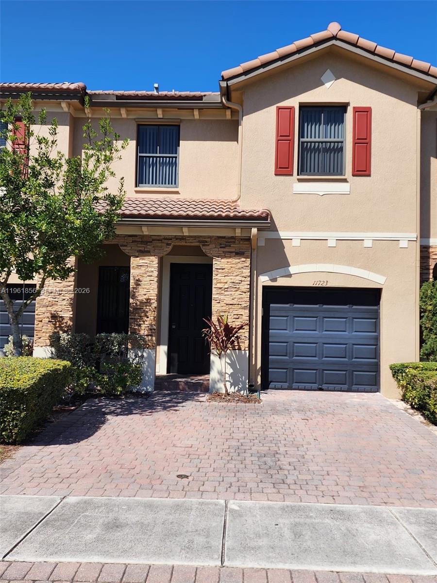 11723 SW 238th St #11723