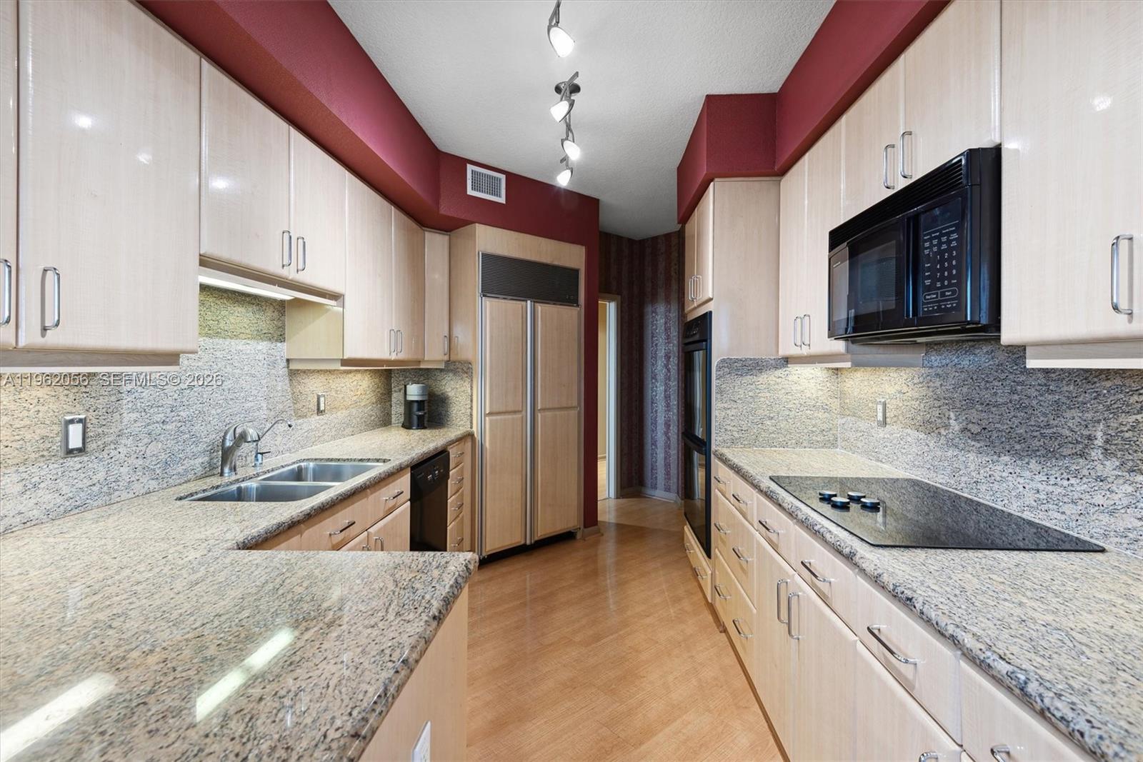 Undisclosed Address Hollywood, FL 33019