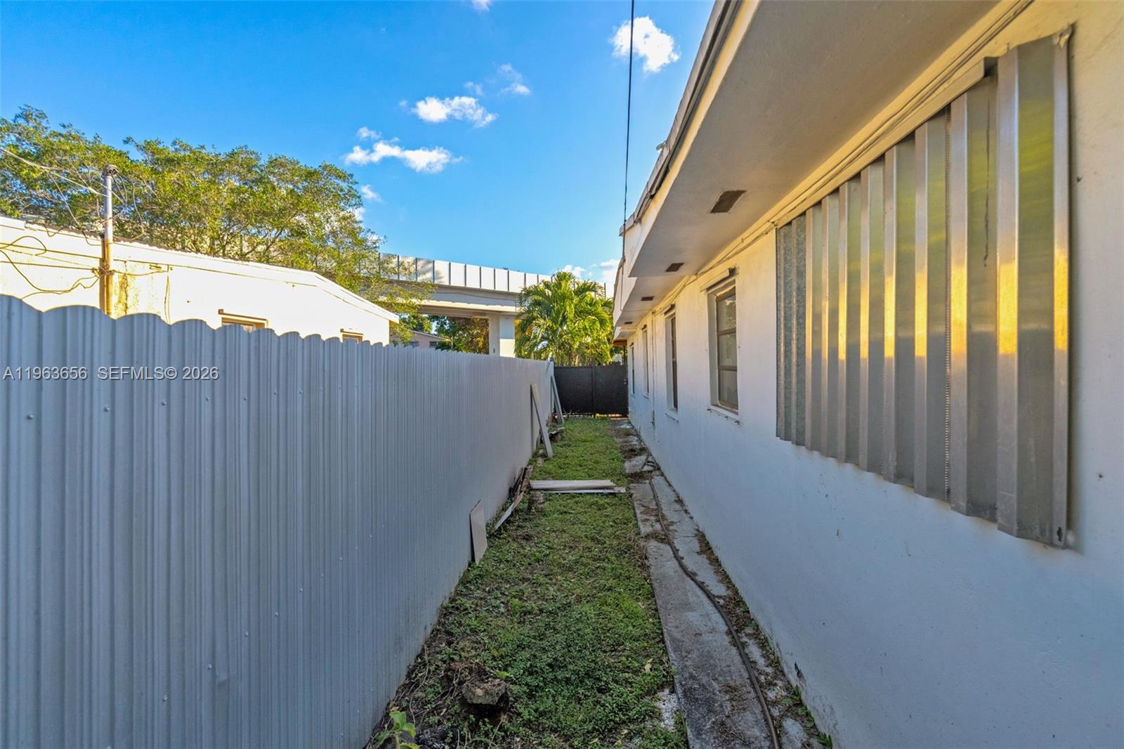 533 E 23rd St Hialeah, FL 33013