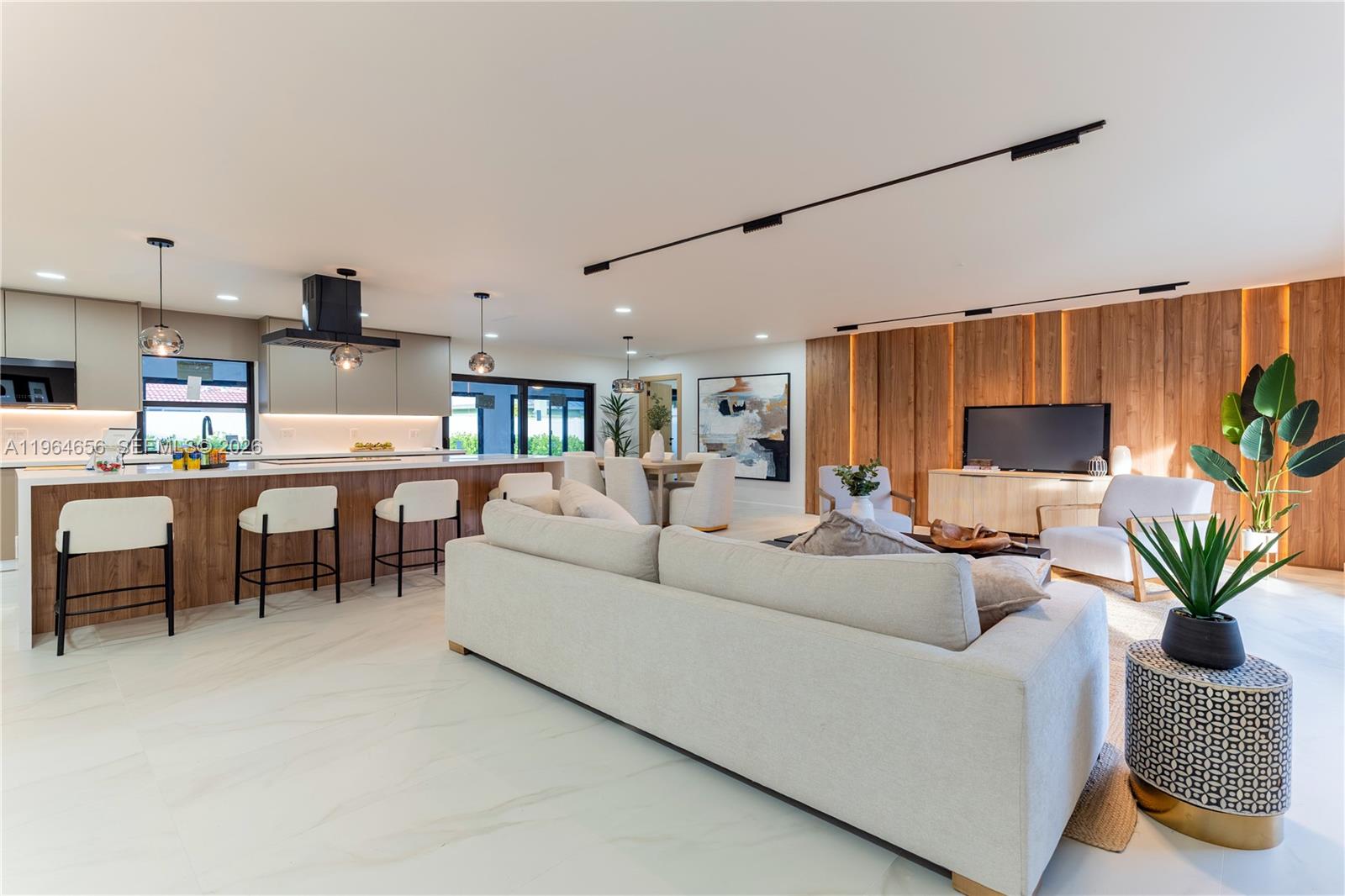 2415 NE 35th Dr Fort Lauderdale, FL 33308